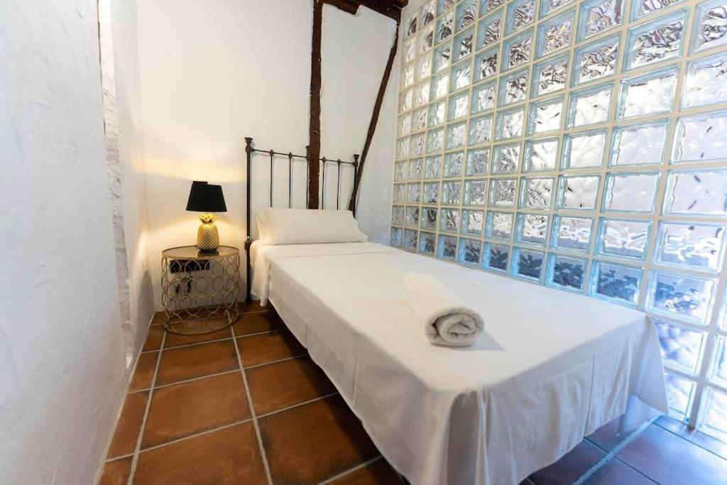 Encantador Apartamento En Calle Segovia Мадрид Екстериор снимка